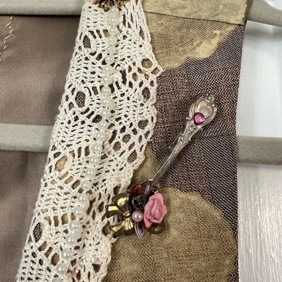 Vintage Cottagecore Handmade Vest – Heart & Lace Embellished – Small (XS-S-M) - Picture 5 of 8